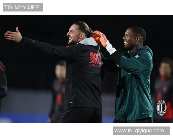 再集结时刻拉米罗带领球队开启新赛季首堂训练课